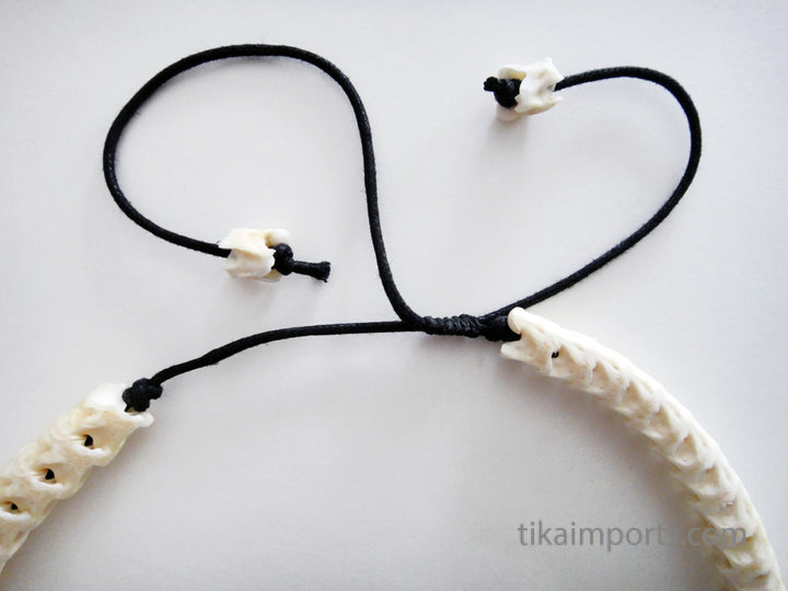 Snake Vertebrae Choker- White