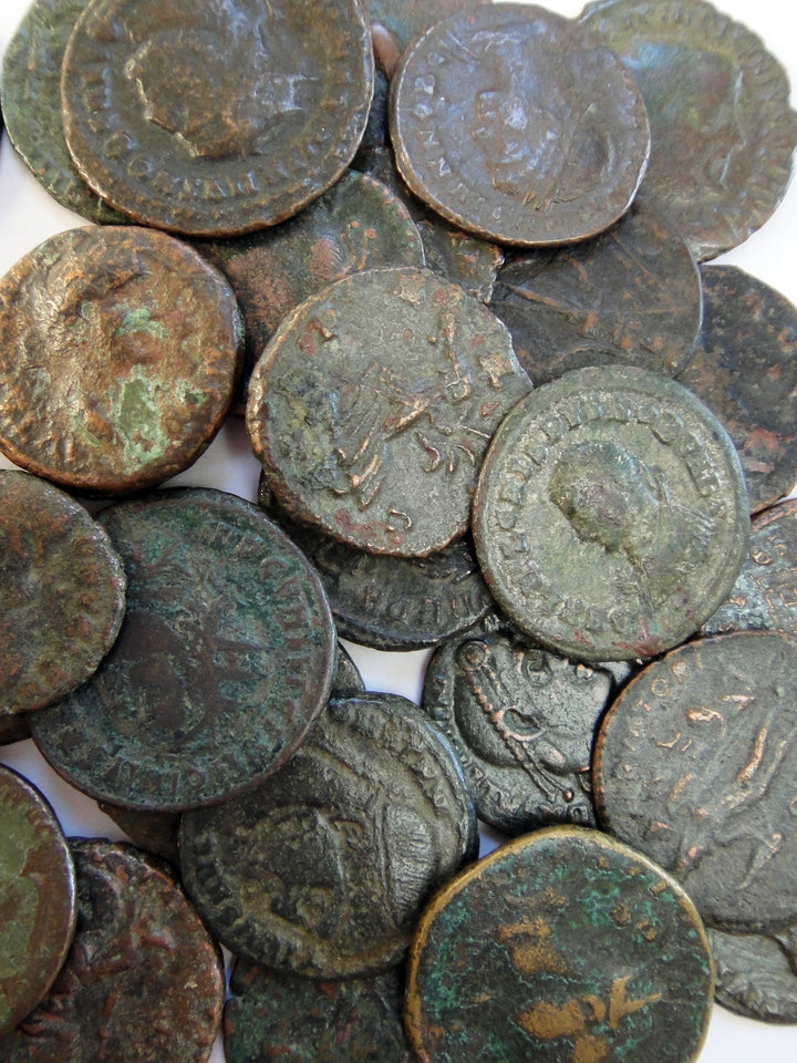 Ancient Roman Coin (1 pc)