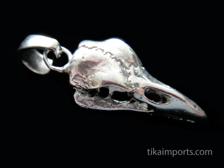 Raven Skull Pendant (Medium Silver Tone)